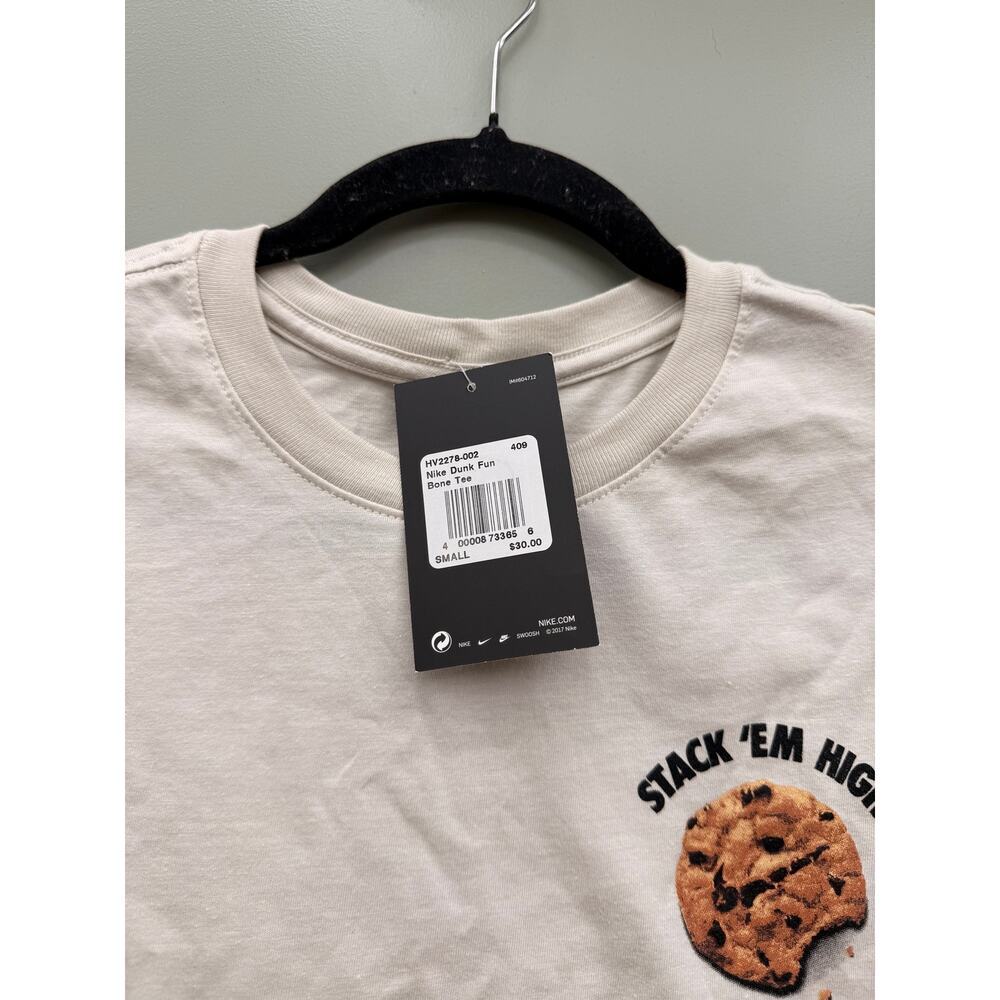Nike Dunk Fun Stack ’Em High Graphic Tee NWT Size Small - Picture 5 of 5